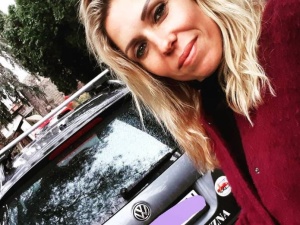 Bóg Honor Ojczyzna, przekreślony piorun. Zofia Klepacka pochwaliła się przesłaniem na swoim aucie