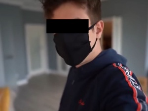 Zje g*wno świni. 8 lat więzienia grozi youtuberowi, który poniżył niepełnosprawnego intelektualnie. Prokuratura wszczyna śledztwo