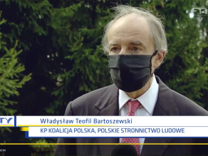 Auschwitz nie był dla Polaków. Skandaliczne słowa Bartoszewskiego w ataku na Beatę Szydło