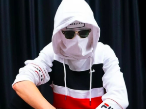 Zje g*wno świni. Areszt i zarzuty dla youtubera za znęcanie się nad niepełnosprawnym