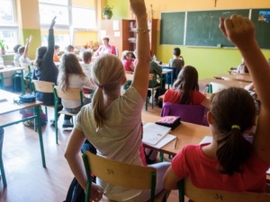 Szykuje się powrót uczniów do szkół. Czarnek podał datę