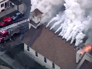 [video] Kilka przecznic od protestów BLM. Spłonął katolicki kościół w Minneapolis