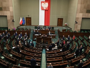 [najnowszy sondaż] Rośnie poparcie dla PiS, kiepskie wyniki KO i PSL