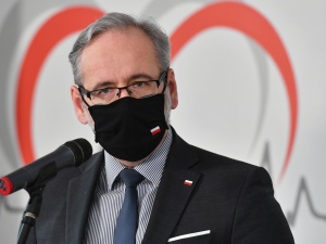 Od 15 maja znika obowiązek noszenia maseczek na zewnątrz