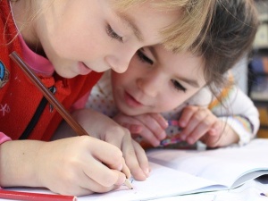 Możliwe wydłużenie roku szkolnego? Jest odpowiedź ministerstwa edukacji