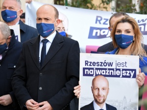 Samorządowcy z PO wbrew Budce negocjują pieniądze z KPO? Wiceminister PiS: Rafał Trzaskowski prosił o środki na metro