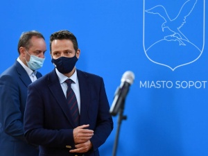 „Odłóżmy głosowanie nad ratyfikacją”. Trzaskowski apeluje