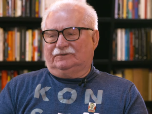 U Wałęsy na profilu: „Jeb** PiS” z Prezydentem Dudą