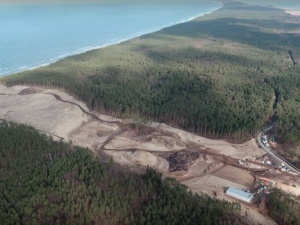 Strategiczna inwestycja przekopu Mierzei Wiślanej postępuje. „Do pracy przystąpili drogowcy”