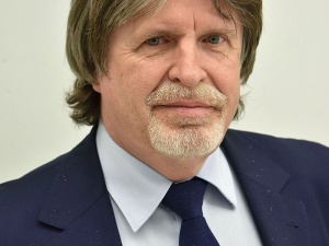 W państwowych firmach umieszczono tabuny Dyzmów. Były poseł klubu PiS atakuje