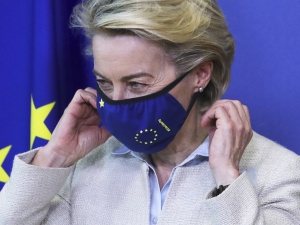 [SONDAŻ] Tylko 50% Polaków ufa Unii Europejskiej. W ciągu roku wskaźnik spadł najbardziej w całej UE
