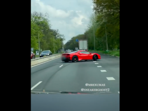 [WIDEO] Pijany rozbił Ferrari 488 warte ponad 1,5 mln złotych! Kierowca jadący za nim wszystko nagrał 