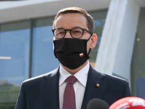 Premier apeluje o uwspólnotowienie patentów na szczepionki przeciw COVID-19