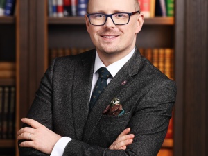 [TYLKO U NAS] Środowisko Ordo Iuris otwiera nową uczelnię. Mec. Kwaśniewski: To jest nasza odpowiedź na upadek edukacji akademickiej