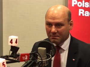 Wiceszef MSZ ws. paszportów covidowych: Mówienie o segregacji jest nieporozumieniem