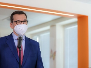 Premier zapowiedział 5000 zł jednorazowego dodatku. „Niech to będzie pewne dodatkowe wsparcie i ukłon”