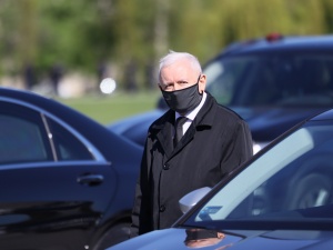 Dopóki nasi przeciwnicy polityczni będą wzywać do patroszenia prezesa PiS, tak długo będzie miał ochronę. Mocne oświadczenie PiS