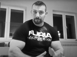 Nie żyje „Agresywny Wojtek”. Znany trener personalny miał 32 lata
