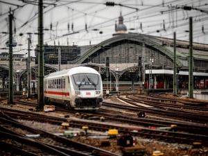 Przewoźnik przeprasza za słowa: Dzień dobry panie i panowie, chłopcy i dziewczęta. Wykluczył osobę niebinarną