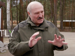 Awaryjne lądowanie samolotu w Mińsku z opozycjonistą na pokładzie. Władze Białorusi: „Obroniono Europę”