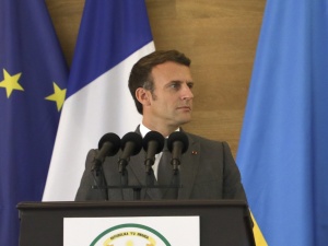 Macron prosi o wybaczenie za francuską politykę bierności. „Ciężka i przytłaczająca odpowiedzialność”