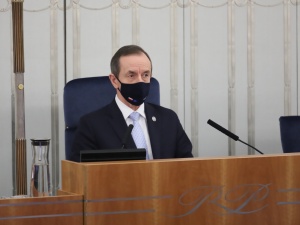 Panika w szeregach totalnej opozycji. Gorące komentarze przyjęciu FO przez Senat bez poprawek