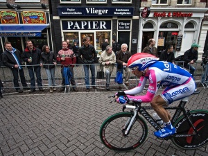 Włochy. Polka ocalała z Auschwitz otrzymała koszulkę lidera Giro d'Italia