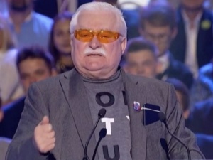 „Zwyciężysz komunę sobą…”. Wałęsa postanowił napisać o sobie… wiersz