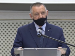 Banaś założył konto na Twitterze. Internauci żartują