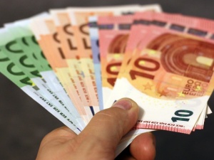 Niemcy przetestują bezwarunkowy dochód podstawowy. 1200 euro miesięcznie przez trzy lata