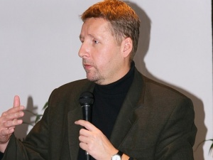 Migalski drwi z procesji Bożego Ciała. Odpowiedział mu polityk PO