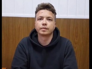 Pratasiewicz wspomniał o nim w wywiadzie. Politolog musiał uciec z kraju