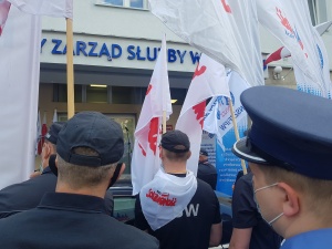 Pikieta związkowców Służby Więziennej