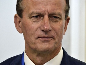 Ups. Poseł, który wszedł za posła KO, nie wstąpił do klubu KO. GW: Chce flirtować z PiS?