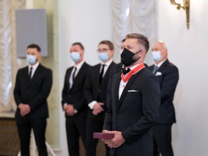 [Video] Prezydent odznaczył piłkarza Jakuba Błaszczykowskiego. Odbiciem każdego mężczyzny jest kobieta