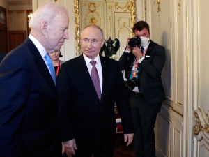 Kuriozalna wypowiedź Putina po spotkaniu z Bidenem. Co zarzucił Nawalnemu? 