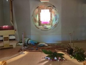 Co za zbydlęcenie... Rozbił w kaplicy figurę Matki Boskiej, szarpał obraz z wizerunkiem Jezusa Miłosiernego...