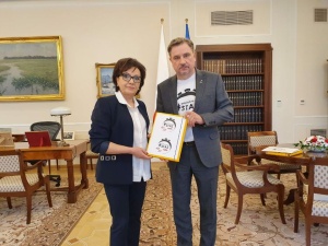 [FOTO] Piotr Duda złożył u Marszałek Sejmu projekt ustawy #emeryturazastaż! Dajmy Polakom wybór