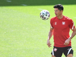 Lewandowski zagra w Realu Madryt? Żona polskiego napastnika zaskoczona pytaniem dziennikarza [WIDEO]