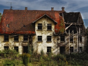 Prawy Sierpowy: Kiedy jesteś otoczony przez wrogów, nie obrażaj ostatnich przyjaciół