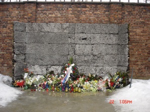 [Tylko u nas] Syn Więźnia Auschwitz: Rozmywa się autentyzm tego miejsca...