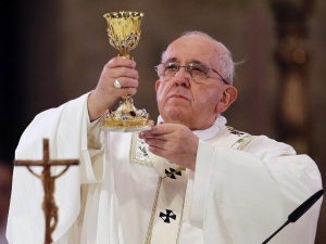 Papież Franciszek już po operacji. Watykan zabrał głos ws. stanu zdrowia Ojca Świętego