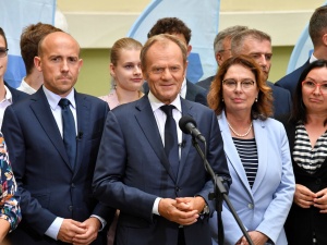 [VIDEO] Tusk po 3 dniach w polityce w Polsce się zmęczył i idzie na urlop