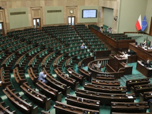 [NAJNOWSZY SONDAŻ] PiS niezmiennie liderem. Tusk zwiększa poparcie dla PO, ale Hołownia się nie poddaje
