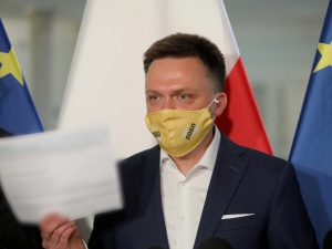 To dobry człowiek, fajny polityk. Niedźwiedzia przysługa Tuska dla Hołowni?