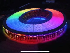 [video] Apolityczne EURO? Tęczowy samochód wjedzie na stadion