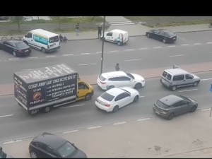 Zablokowali furgonetkę stop pedofilii. Sąd nie zgodził się na ich osądzenie. Zganiono służby za wniosek o ukaranie