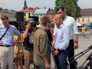[video] Awantura podczas spotkania Budki z wyborcami. Co zrobiłeś dobrego dla Polski?
