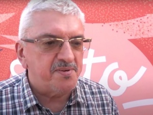 Lansowany na ofiarę Niedźwiecki okazał się oszustem. Burza w sieci po ujawnieniu maili Niedźwieckiego