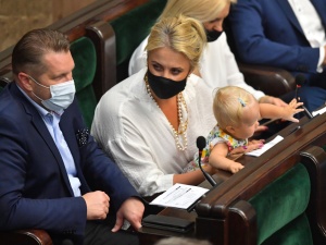 Skandaliczne zachowanie Czarzastego. Przerwał posiedzenie z powodu dziecka posłanki PiS